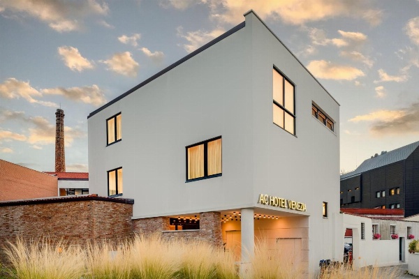 AC Hotel by Marriott Venezia image 4